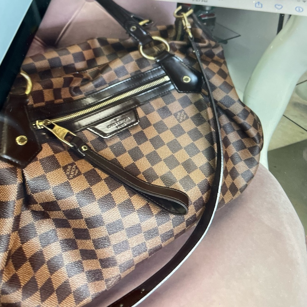 LV authentic - Picture 3 of 4